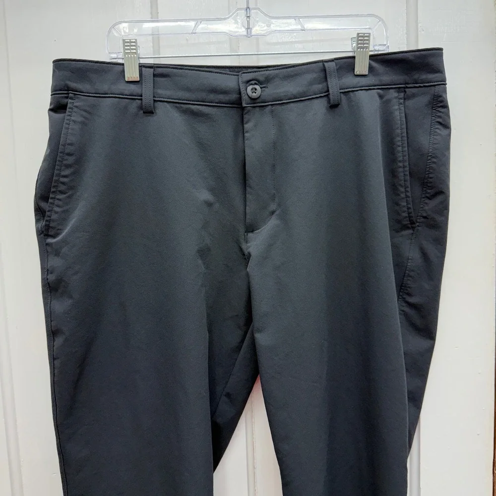 Under Armour Mens 40 x 30 Black Golf Athletic Pants Performance Dress Trousers